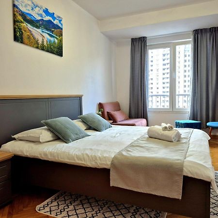 Traditional Romanian Apartments بوخارست المظهر الخارجي الصورة