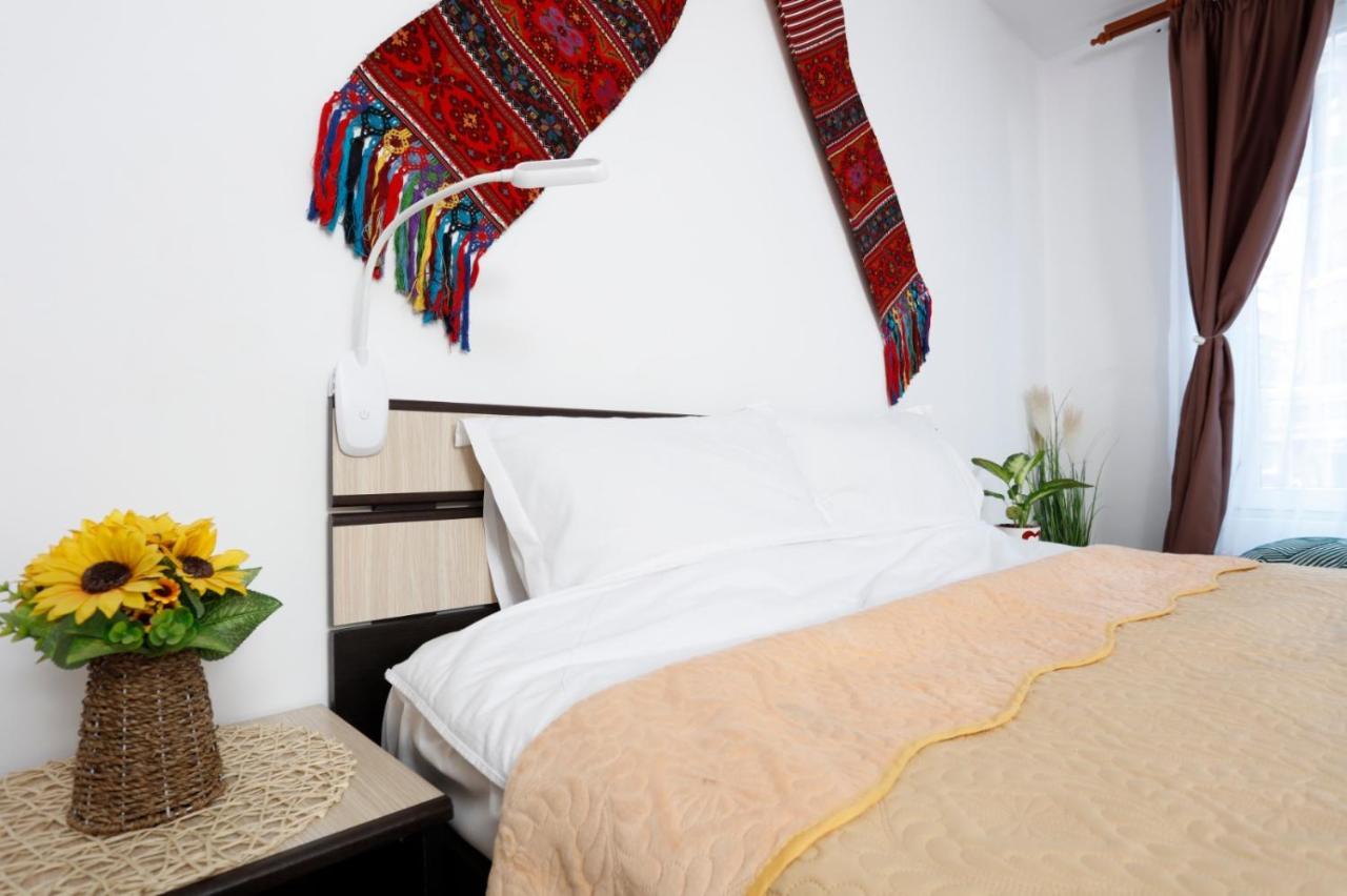 Traditional Romanian Apartments بوخارست المظهر الخارجي الصورة